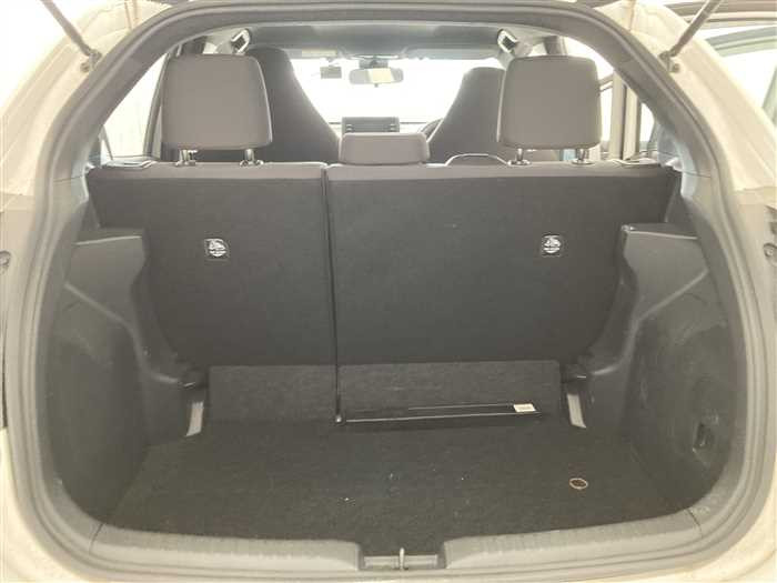 2022 Toyota Yaris 6AA-MXPH10 (UW-69771e4c6b780)[11]