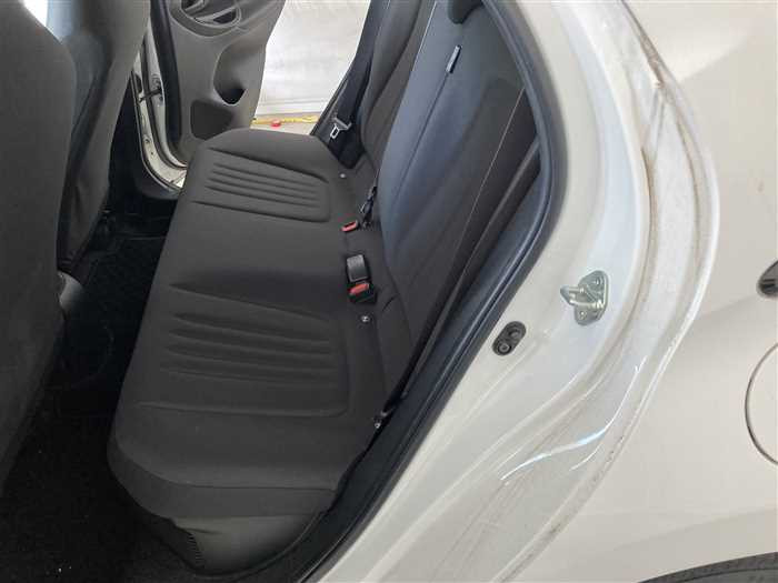 2022 Toyota Yaris 6AA-MXPH10 (UW-69771e4c6b780)[13]