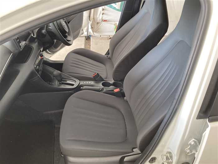 2022 Toyota Yaris 6AA-MXPH10 (UW-69771e4c6b780)[14]