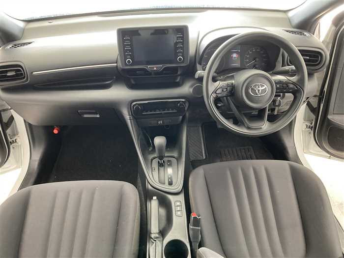 2022 Toyota Yaris 6AA-MXPH10 (UW-69771e4c6b780)[15]