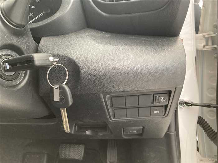 2022 Toyota Yaris 6AA-MXPH10 (UW-69771e4c6b780)[17]