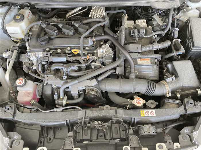 2022 Toyota Yaris 6AA-MXPH10 (UW-69771e4c6b780)[25]