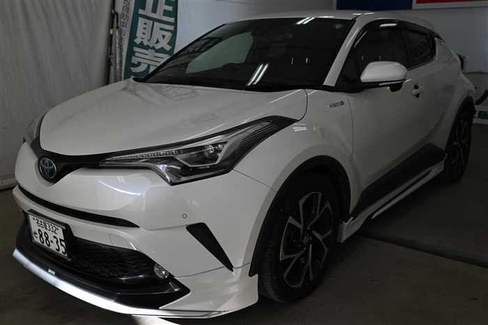 2017 Toyota C-HR ZYX10 (UW-69771e518a409)[0]