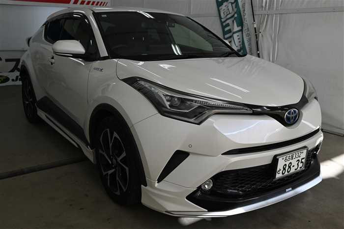2017 Toyota C-HR ZYX10 (UW-69771e518a409)[2]