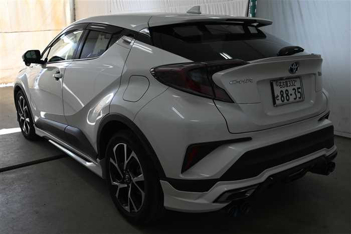 2017 Toyota C-HR ZYX10 (UW-69771e518a409)[3]