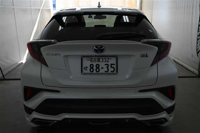2017 Toyota C-HR ZYX10 (UW-69771e518a409)[5]