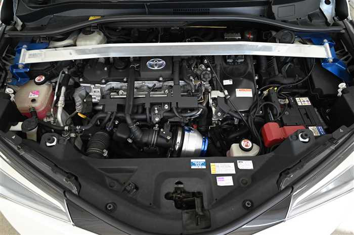 2017 Toyota C-HR ZYX10 (UW-69771e518a409)[28]