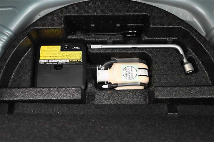 2015 Toyota Vitz DBA-NSP130 (UW-694cf60cf0aca)[10]