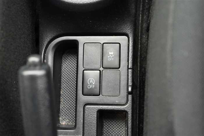 2015 Toyota Vitz DBA-NSP130 (UW-694cf60cf0aca)[15]