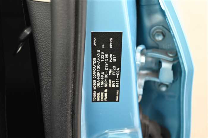 2015 Toyota Vitz DBA-NSP130 (UW-694cf60cf0aca)[25]