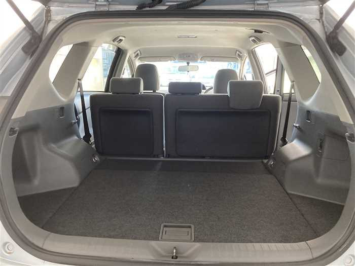 2013 Toyota Prius alpha DAA-ZVW41W (UW-695e10f067d62)[11]