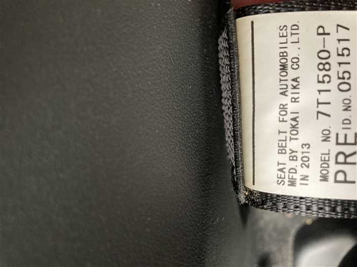 2013 Toyota Prius alpha DAA-ZVW41W (UW-695e10f067d62)[23]