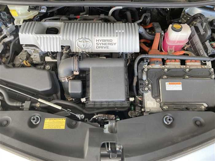 2013 Toyota Prius alpha DAA-ZVW41W (UW-695e10f067d62)[25]