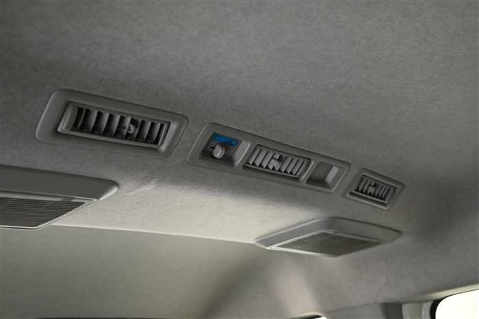 2021 Toyota Hiace Wagon 3BA-TRH214W (UW-695e11105a74a)[9]