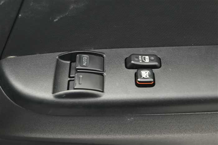 2021 Toyota Hiace Wagon 3BA-TRH214W (UW-695e11105a74a)[12]