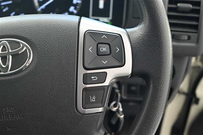 2021 Toyota Hiace Wagon 3BA-TRH214W (UW-695e11105a74a)[13]