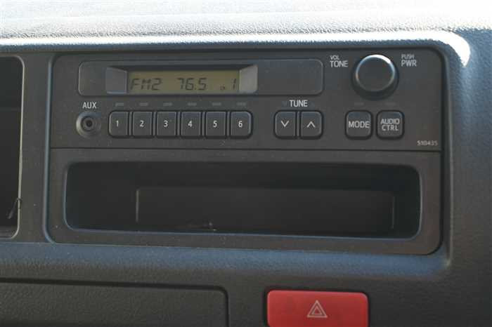 2021 Toyota Hiace Wagon 3BA-TRH214W (UW-695e11105a74a)[15]