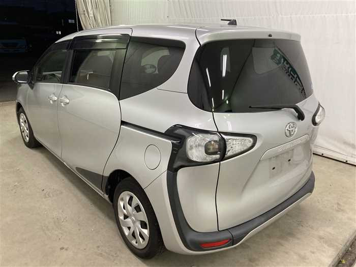2016 Toyota Sienta DBA-NSP170G (UW-69ad00099aacf)[3]