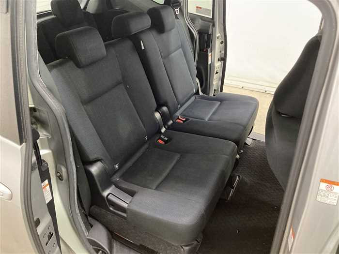 2016 Toyota Sienta DBA-NSP170G (UW-69ad00099aacf)[10]