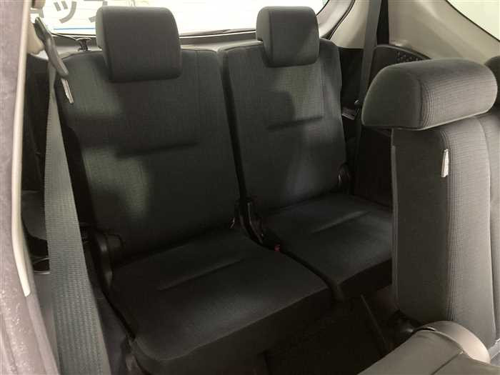 2016 Toyota Sienta DBA-NSP170G (UW-69ad00099aacf)[11]