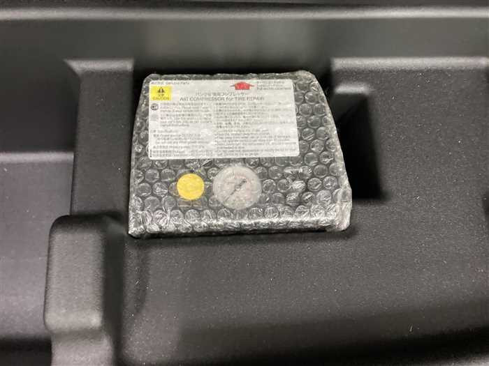 2016 Toyota Sienta DBA-NSP170G (UW-69ad00099aacf)[13]