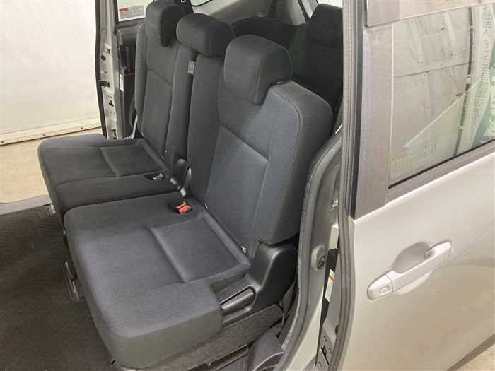 2016 Toyota Sienta DBA-NSP170G (UW-69ad00099aacf)[15]