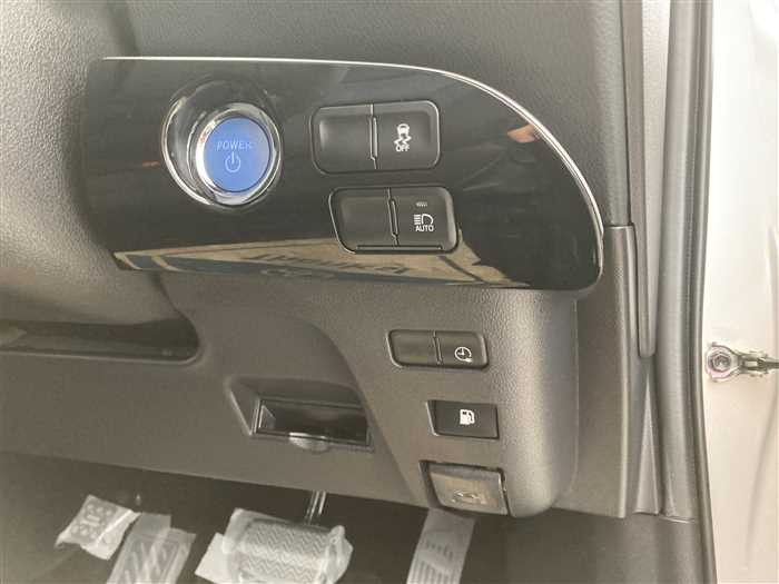 2021 Toyota Prius PHV 6LA-ZVW52 (UW-69ad00130fdb0)[18]