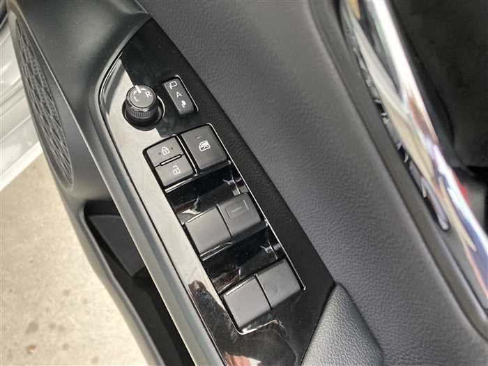 2021 Toyota Prius PHV 6LA-ZVW52 (UW-69ad00130fdb0)[20]