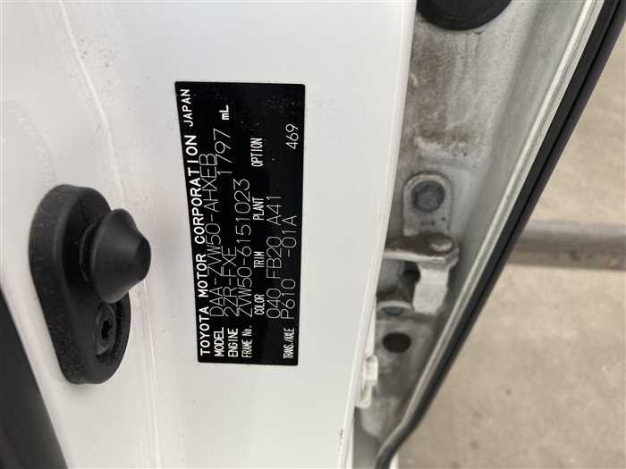 2018 Toyota Prius DAA-ZVW50 (UW-694660e4510f1)[25]