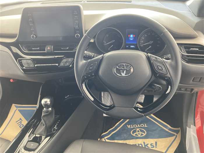 2020 Toyota C-HR 6AA-ZYX11 (UW-695e110dc86da)[16]