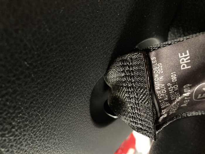 2020 Toyota C-HR 6AA-ZYX11 (UW-695e110dc86da)[23]