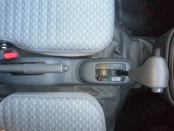 2012 Daihatsu Hijet Truck S201P (UW-69b279265ff50)[18]