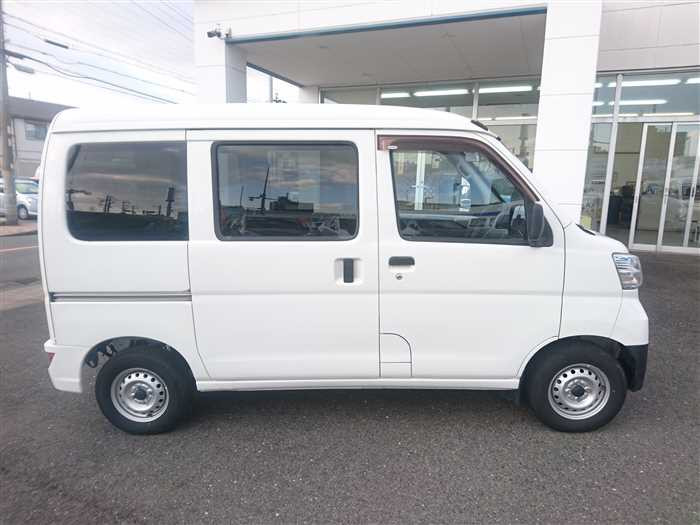 2020 Daihatsu Hijet Cargo S321V (UW-69a693fa9c1bc)[7]
