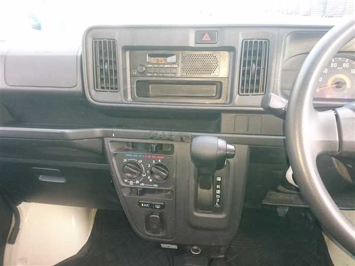 2020 Daihatsu Hijet Cargo S321V (UW-69a693fa9c1bc)[21]