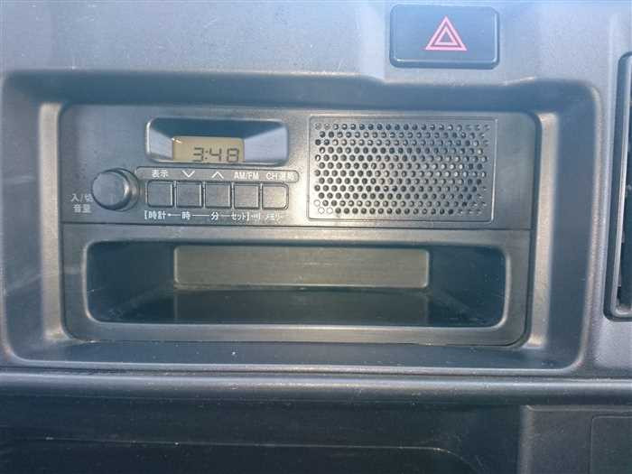 2020 Daihatsu Hijet Cargo S321V (UW-69a693fa9c1bc)[22]