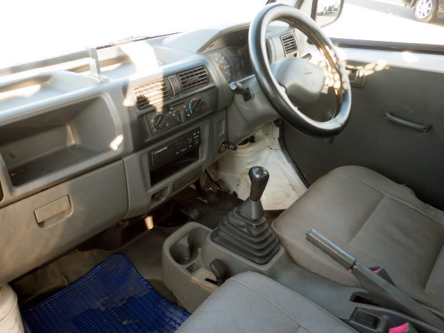 2001 Mitsubishi Minicab Truck U62T (UW-694a626b0d2b6)[11]