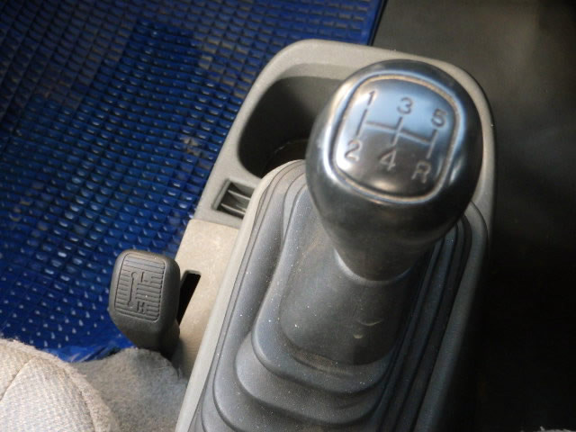 2001 Mitsubishi Minicab Truck U62T (UW-694a626b0d2b6)[15]