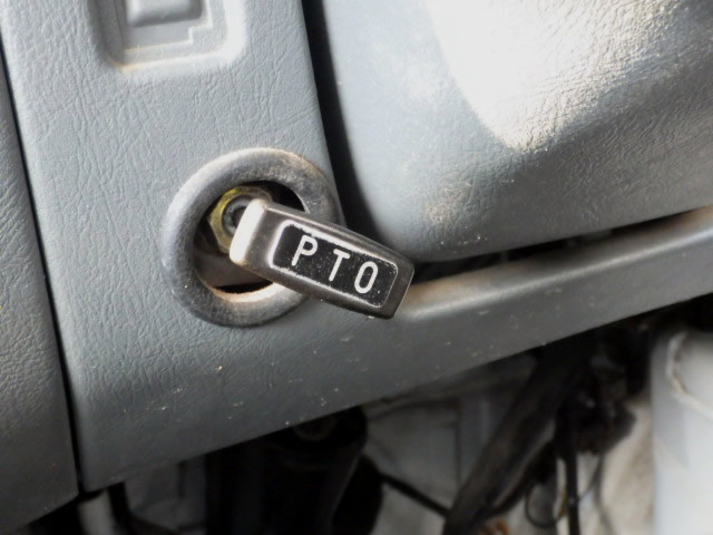 2001 Mitsubishi Minicab Truck U62T (UW-694a626b0d2b6)[18]