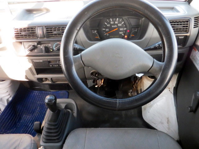 2001 Mitsubishi Minicab Truck U62T (UW-694a626b0d2b6)[5]