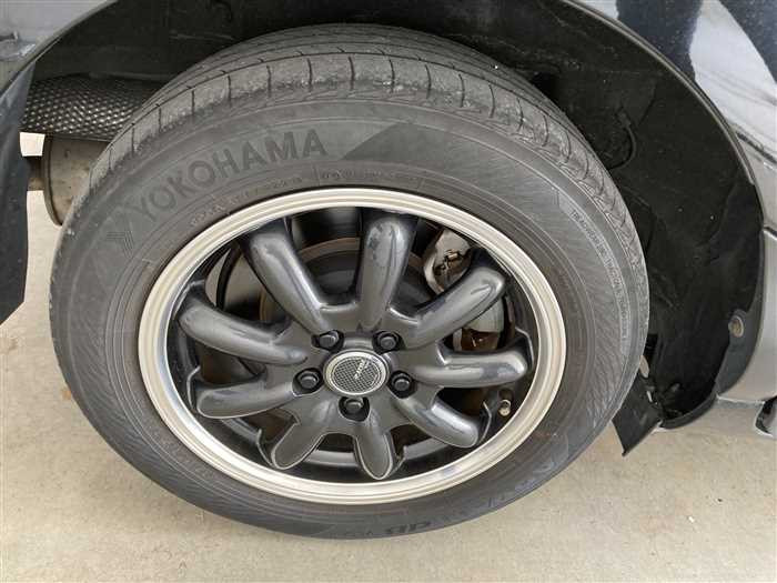 2018 Toyota Sienta DBA-NSP170G (UW-694660bac10a8)[8]