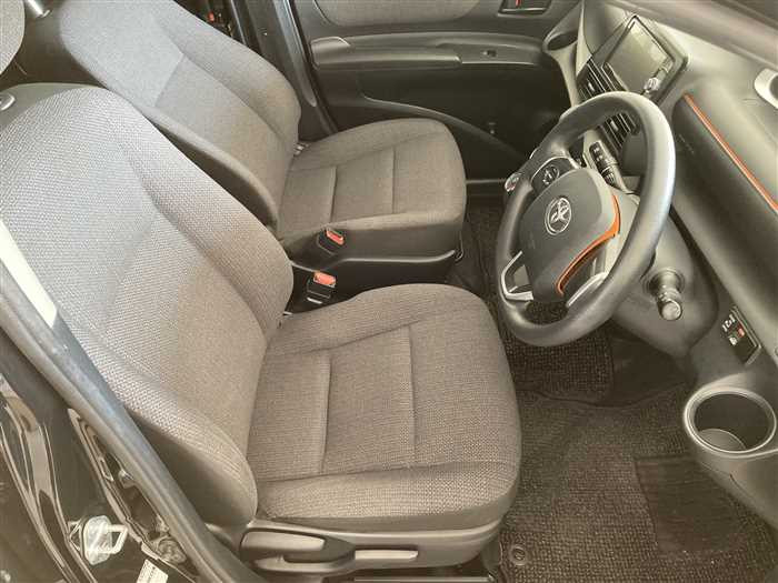2018 Toyota Sienta DBA-NSP170G (UW-694660bac10a8)[9]