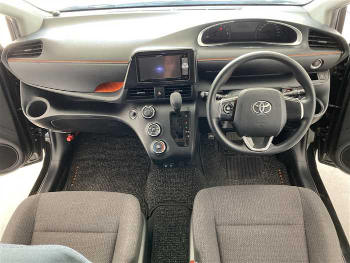 2018 Toyota Sienta DBA-NSP170G (UW-694660bac10a8)[14]