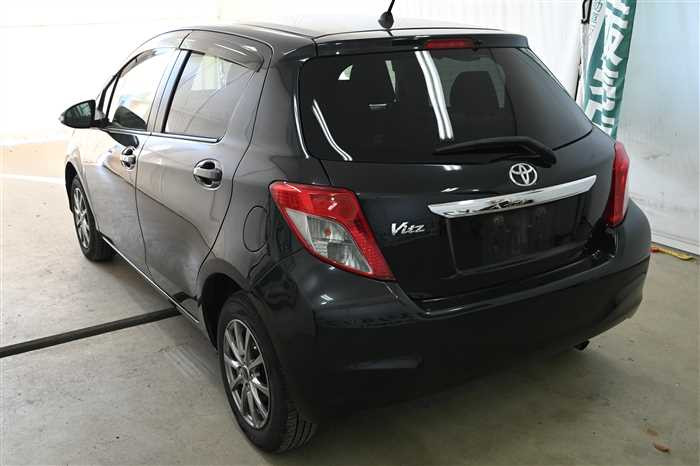 2014 Toyota Vitz DBA-NSP130 (UW-695cb9052eaed)[3]