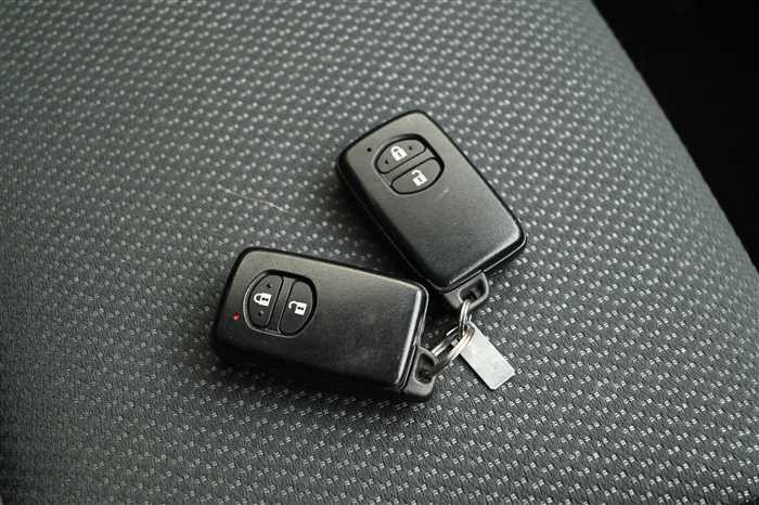 2014 Toyota Vitz DBA-NSP130 (UW-695cb9052eaed)[23]