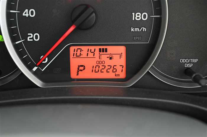 2014 Toyota Vitz DBA-NSP130 (UW-695cb9052eaed)[24]