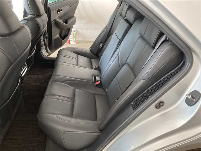 2015 Toyota Crown Hybrid DAA-AWS210 (UW-69a693dc45b15)[13]