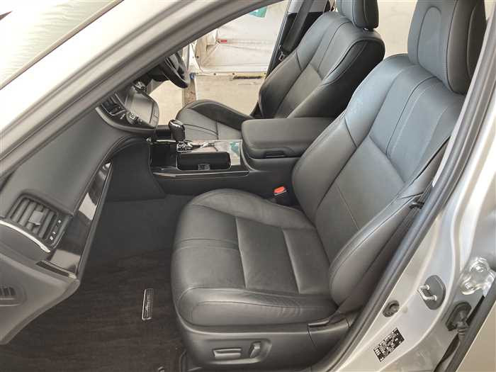 2015 Toyota Crown Hybrid DAA-AWS210 (UW-69a693dc45b15)[14]