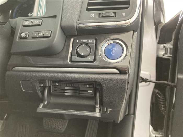 2015 Toyota Crown Hybrid DAA-AWS210 (UW-69a693dc45b15)[17]