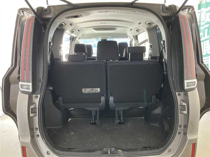 2020 Toyota Noah 3BA-ZRR85G (UW-694268df53b98)[12]