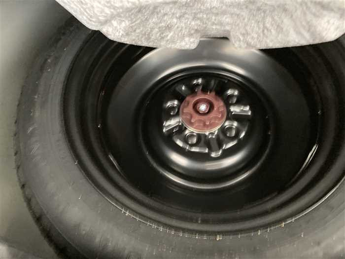 2020 Toyota Noah 3BA-ZRR85G (UW-694268df53b98)[13]